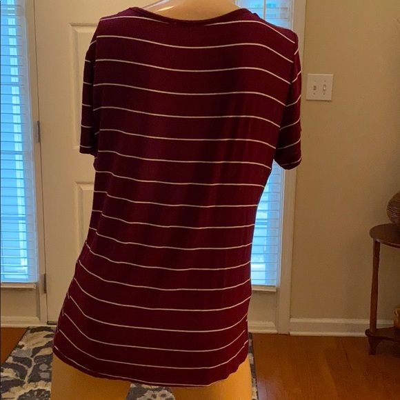 Criss cross v-neck top - Picture 3 of 5